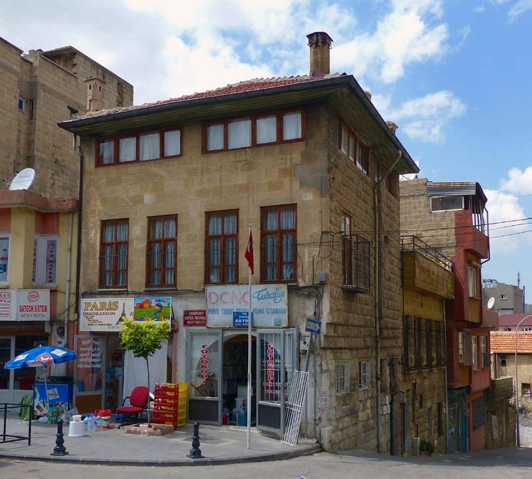 *Kırkayak Kültür*, Stone House, 2014. Courtesy Kemal Vural Tarlan, Gaziantep. Photo: Kemal Vural Tarlan